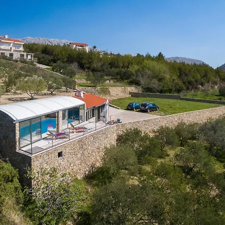 Schoene Steinvilla Divino Mit Pool Und Ausblick Zrnovnica