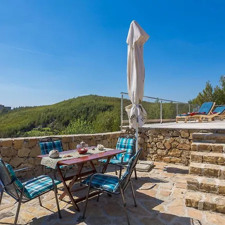 Schoene Steinvilla Divino Mit Pool Und Ausblick Holiday home Zrnovnica