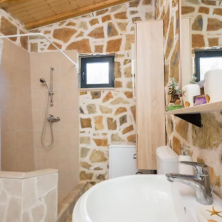Schoene Steinvilla Divino Mit Pool Und Ausblick * Zrnovnica
