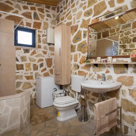 Schoene Steinvilla Divino Mit Pool Und Ausblick Holiday home Zrnovnica