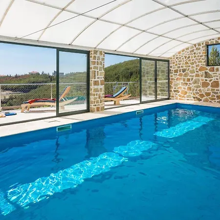 Schoene Steinvilla Divino Mit Pool Und Ausblick Zrnovnica